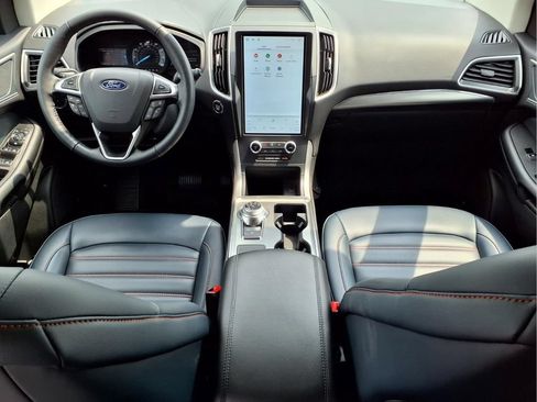 Used 2024 Ford Edge SEL w/ Sport Appearance Package AWD/4WD image 11