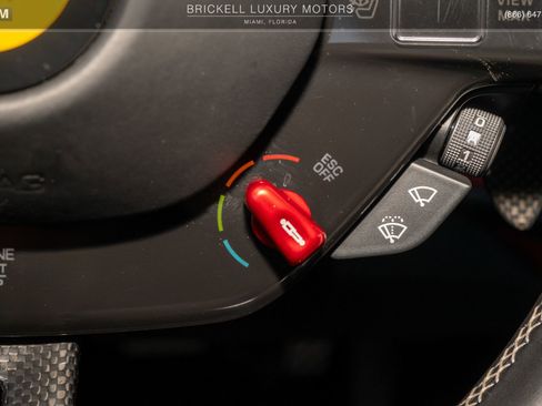 Used 2022 Ferrari SF90 Spider image 25