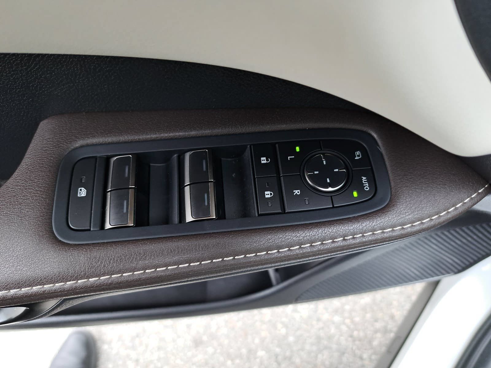 Used 2024 Lexus RX 350 FWD w/ Technology Package image 31