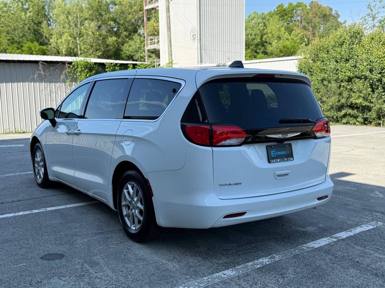 Used 2022 Chrysler Voyager LX FWD image 7