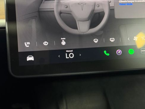 Used 2022 Tesla Model Y Long Range AWD/4WD image 17