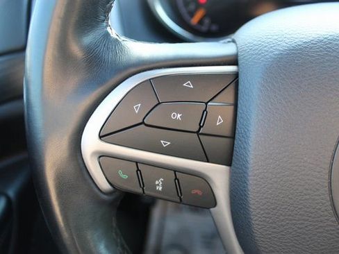 Used 2021 Jeep Grand Cherokee Laredo X image 13