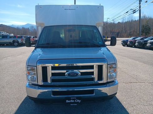 Used 2017 Ford E-350 and Econoline 350 Super Duty image 2
