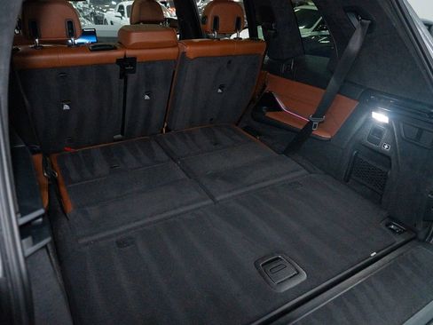 Used 2023 BMW X7 M60i image 43