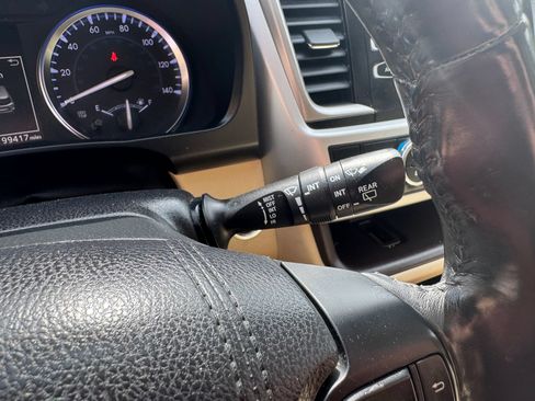 Used 2016 Toyota Highlander XLE AWD/4WD image 36