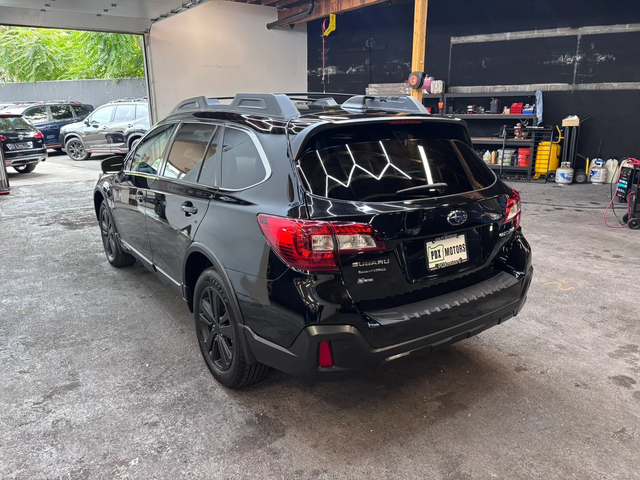 Used 2018 Subaru Outback 2.5i Limited AWD/4WD image 6