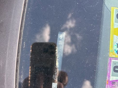 Used 2018 Toyota Camry XSE FWD image 18