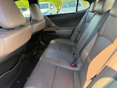 Used 2023 Lexus ES 350 w/ Premium Package FWD image 24
