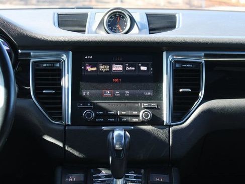 Used 2018 Porsche Macan Sport Edition image 22