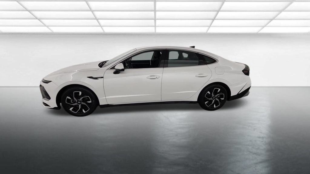 Used 2024 Hyundai Sonata SEL FWD image 3