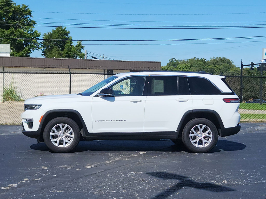 Used 2022 Jeep Grand Cherokee Limited AWD/4WD image 14