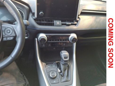 Used 2023 Toyota RAV4 SE w/ SE Grade Weather Package AWD/4WD image 11