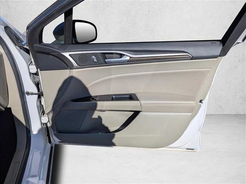 Used 2019 Ford Fusion SEL image 27