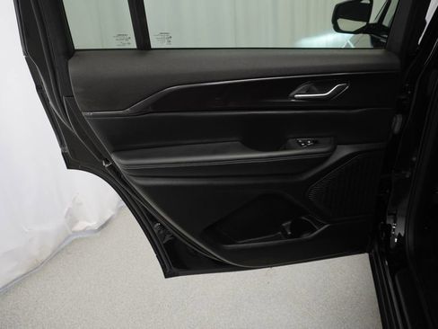 Used 2023 Jeep Grand Cherokee L Altitude image 42