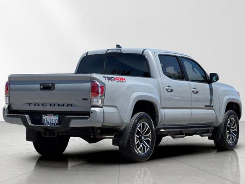 Used 2021 Toyota Tacoma TRD Sport w/ TRD Premium Sport Package AWD/4WD image 5