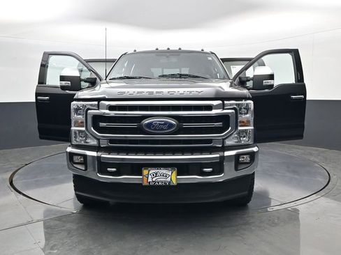 Used 2020 Ford F250 Lariat w/ Chrome Package image 31