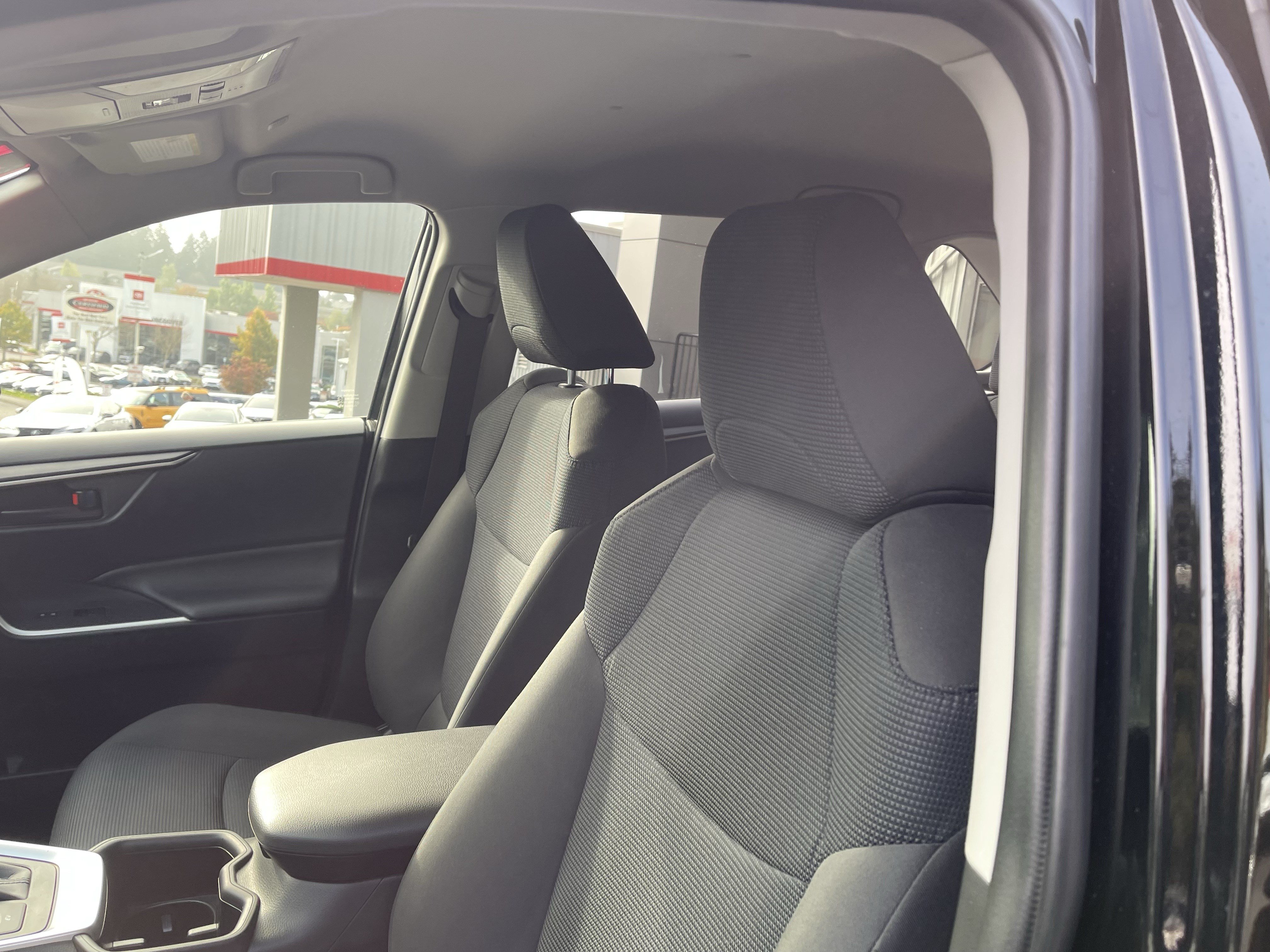 Certified 2023 Toyota RAV4 LE AWD/4WD image 17