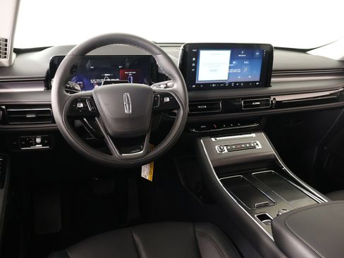 New 2026 Lincoln Aviator AWD image 2
