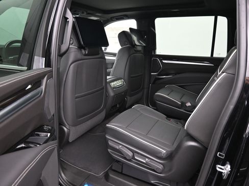 New 2026 Cadillac Escalade ESV Luxury image 10