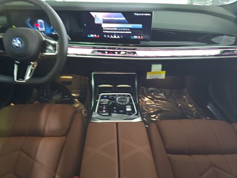 New 2026 BMW i7 xDrive60 w/ Executive Package image 14
