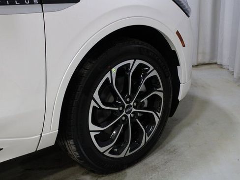 New 2026 Lincoln Nautilus Reserve image 30