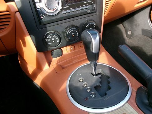 Used 2007 MAZDA MX-5 Miata Grand Touring w/ Premium Pkg image 17