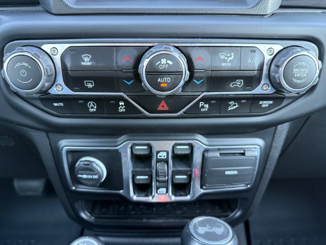 Used 2021 Jeep Wrangler Unlimited Sahara AWD/4WD image 22