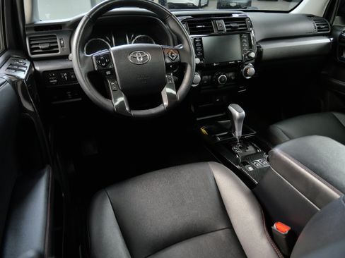Used 2022 Toyota 4Runner TRD Off-Road Premium AWD/4WD image 2