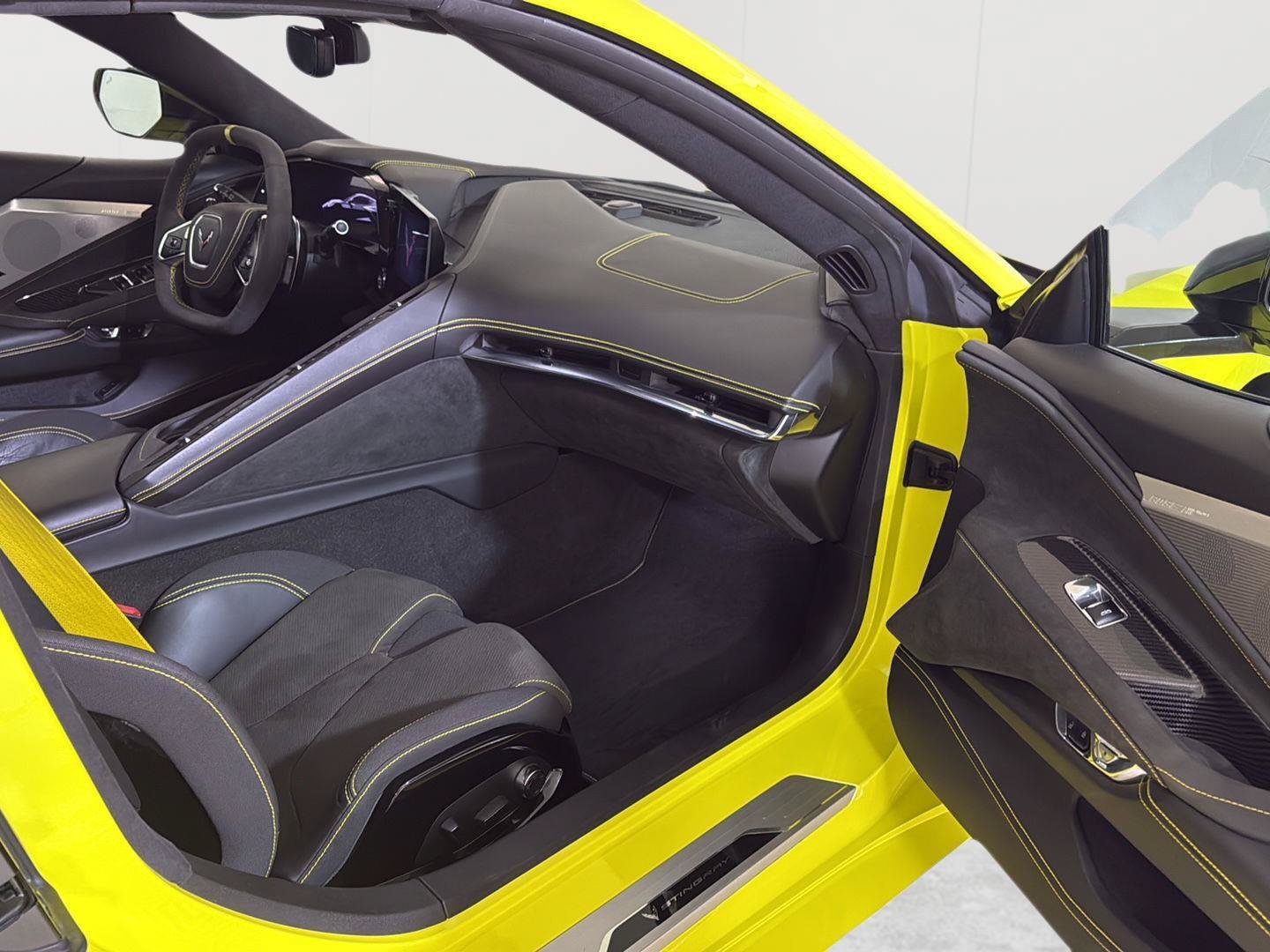 Used 2020 Chevrolet Corvette Stingray Premium Conv w/ 3LT Preferred Equipment Group RWD image 18