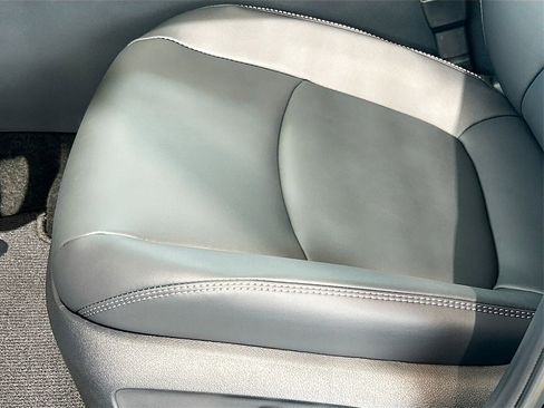 Used 2025 Toyota RAV4 XLE Premium image 18