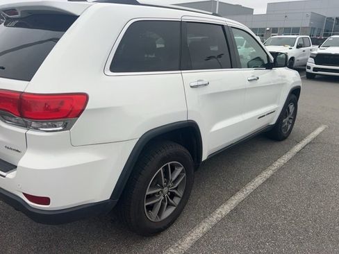 Used 2017 Jeep Grand Cherokee Limited image 2