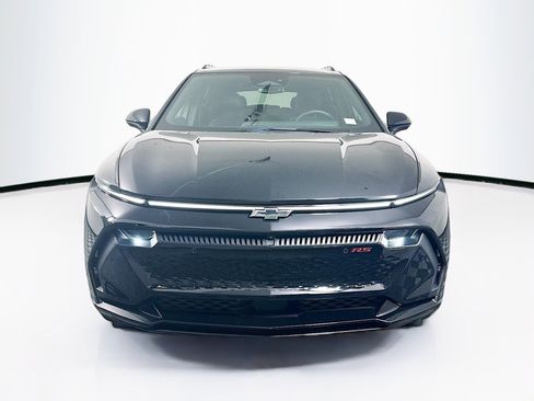 Used 2024 Chevrolet Equinox EV RS FWD image 2