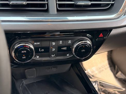 Used 2025 Chevrolet Trax ACTIV w/ Sunroof Package FWD image 25