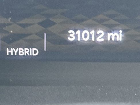 Used 2022 Jeep Wrangler Unlimited Sahara w/ Cold Weather Group image 28