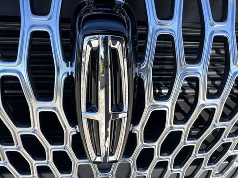 New 2026 Lincoln Corsair Premiere FWD image 7