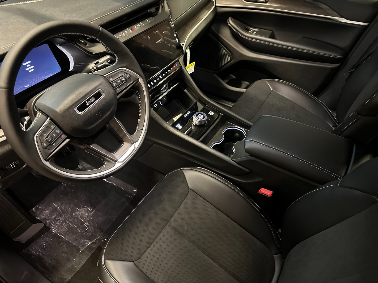 New 2026 Jeep Grand Cherokee Altitude AWD/4WD image 9