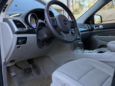 Used 2011 Jeep Grand Cherokee Laredo image 9