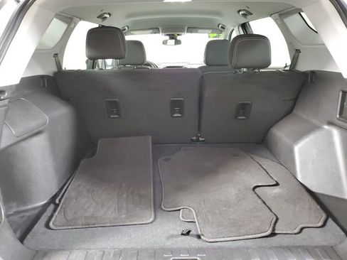 Used 2024 GMC Terrain SLE image 7