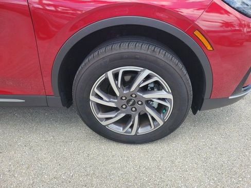 Certified 2023 Lincoln Corsair FWD image 12