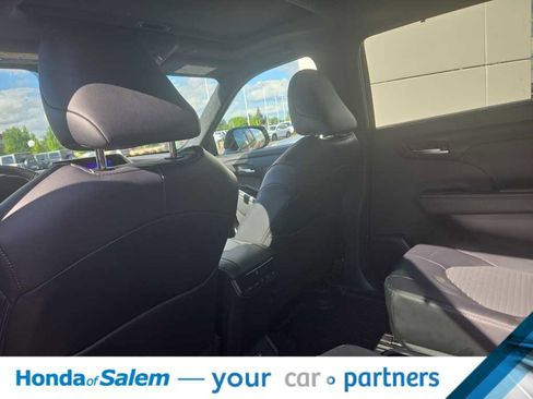 Used 2025 Toyota Highlander XSE AWD/4WD image 12