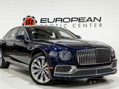 Used 2021 Bentley Flying Spur W12 image 33