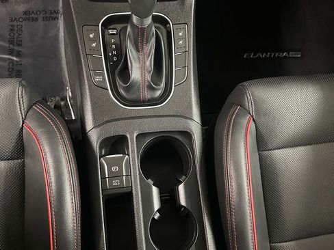 Used 2018 Hyundai Elantra GT Sport w/ Sport Tech Package 04 image 18