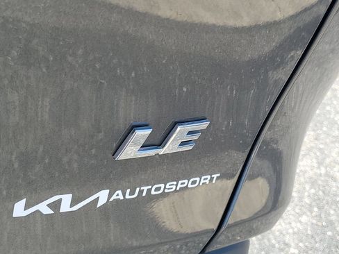 Used 2020 Toyota RAV4 LE FWD image 28