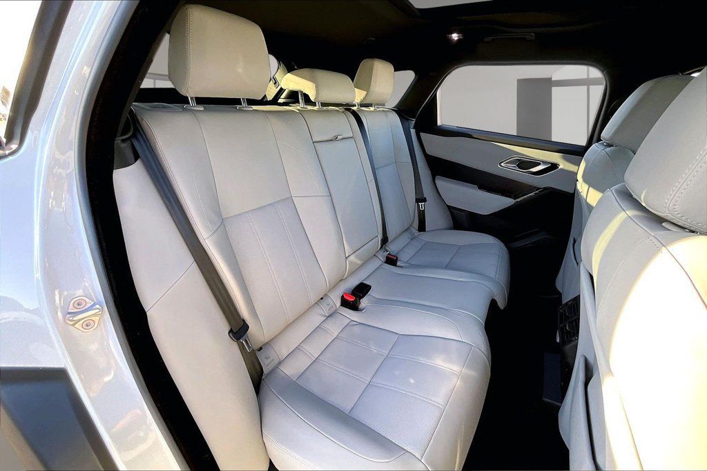 Certified 2026 Land Rover Range Rover Velar Dynamic SE AWD/4WD image 23