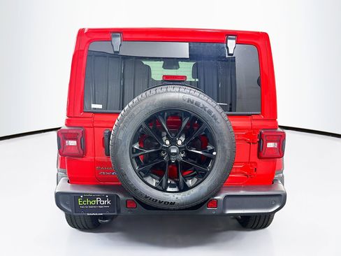 Used 2025 Jeep Wrangler Sahara w/ Safety Group image 7