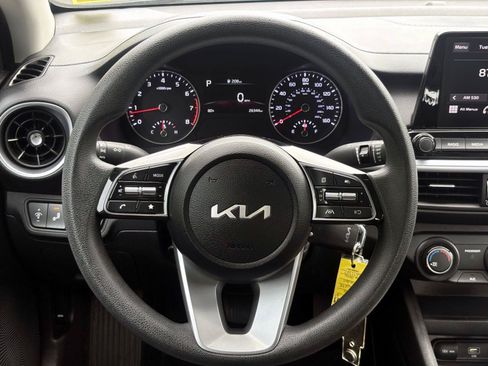 Certified 2023 Kia Forte LXS w/ LXS Technology Package FWD image 15