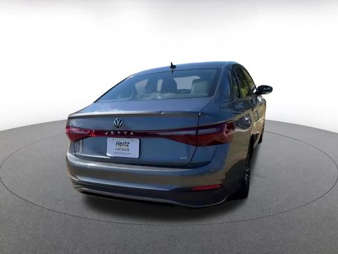 Used 2025 Volkswagen Jetta SE image 14