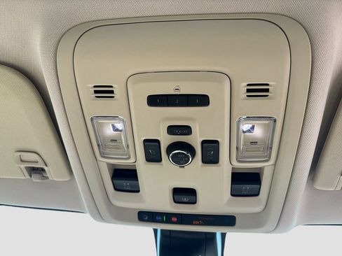 Used 2021 GMC Yukon Denali AWD/4WD image 16