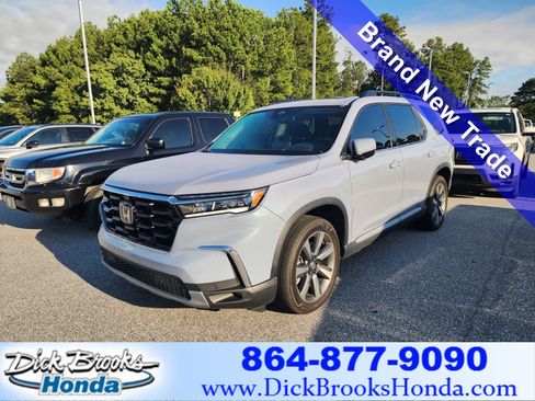 Used 2025 Honda Pilot Elite image 1