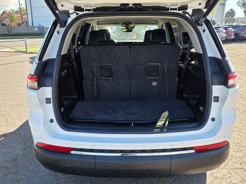 Used 2022 Jeep Grand Cherokee L Limited image 11